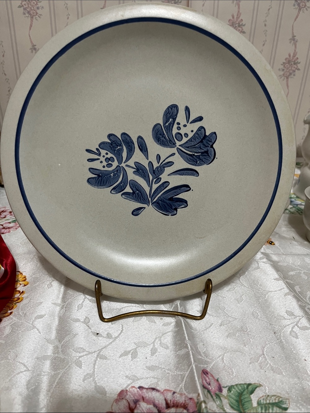 4 pfaltzgraff Yorktown dinner plates